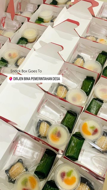 Dokumentasi snack box DeliciSoes untuk klien corporate